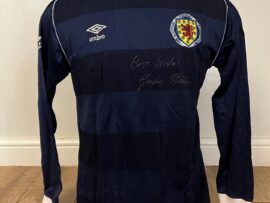 Match Worn Gordon Strachan Scotland shirt. Signed V Rep Ireland ECQ 1987