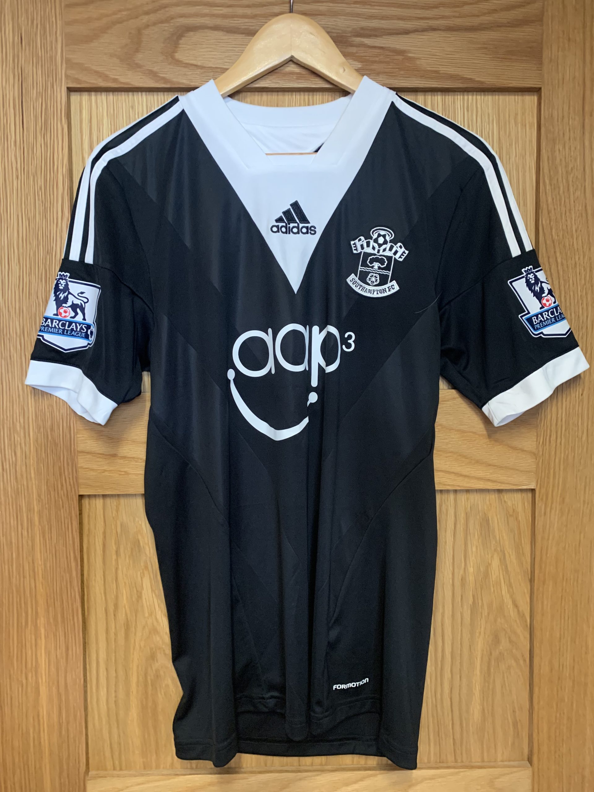 Matchworn Calum Chambers Southampton shirt. - Image 4