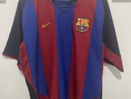 Ronaldinho prepared and signed