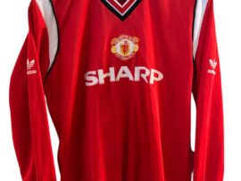 Match Worn Manchester Utd Shirt & Shorts.