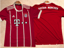 2017 Bayern Munich Home Shirt. Size Small